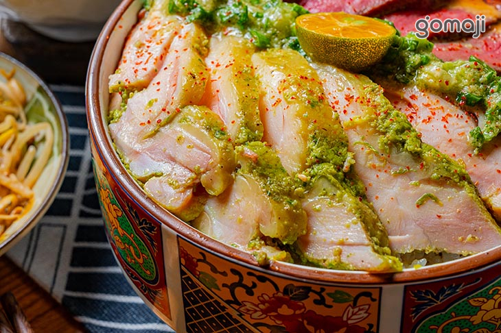 和牛溫體嫩雞雙拼丼