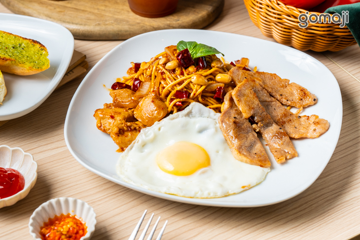 宮保雞丁鐵板麵套餐