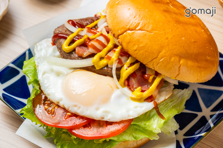 4盎司厚牛培根蛋堡
