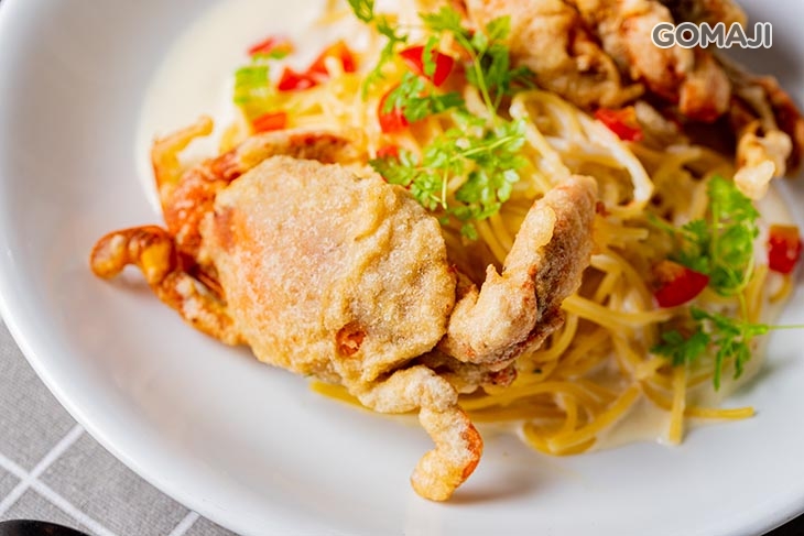 酥炸軟殼蟹奶油白醬義大利麵