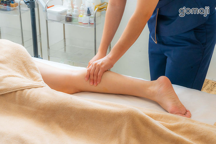 選用義大利頂級精油舒壓全背(頭、肩頸、背、臀腿)