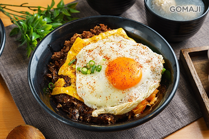 特大起司和牛滷肉飯