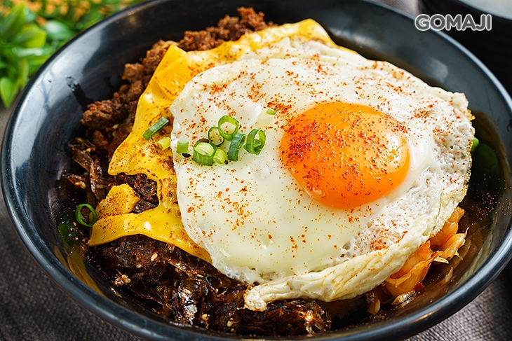 特大起司和牛滷肉飯