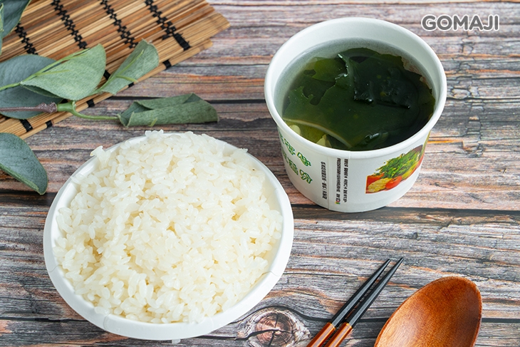 白飯、湯 