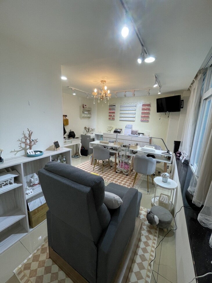 Mo手Mo腳美甲工作室