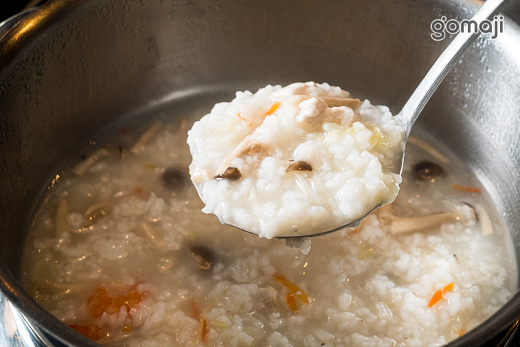 蔥油鮮香海味鹹粥