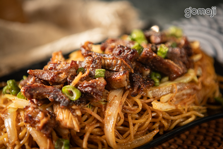 炙燒羊肉炒麵