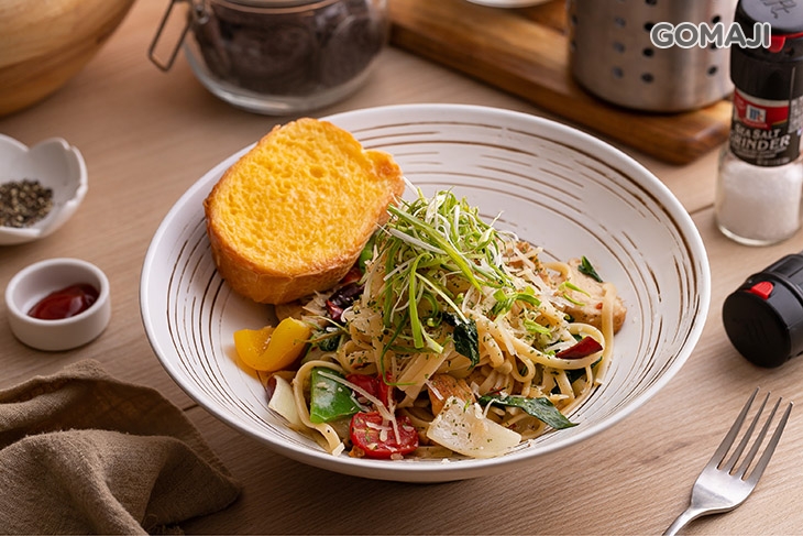 辣味香蒜雞肉麵