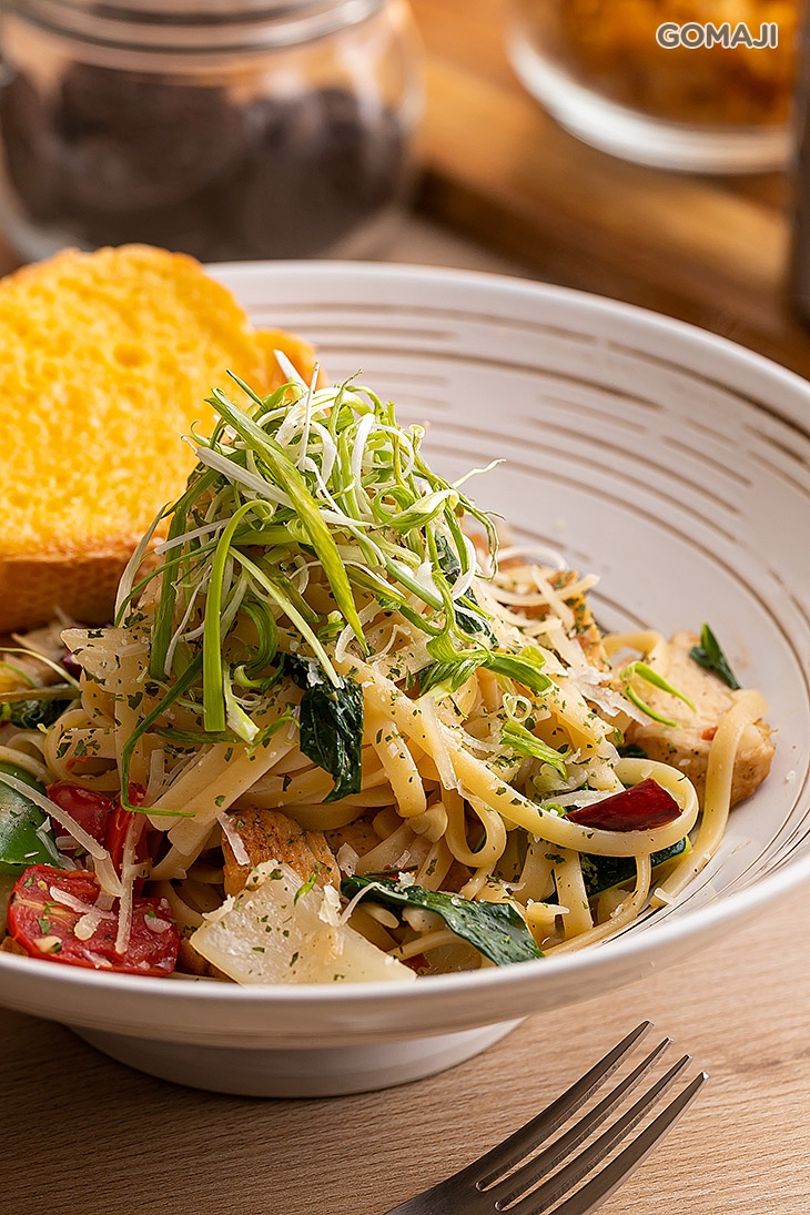 辣味香蒜雞肉麵