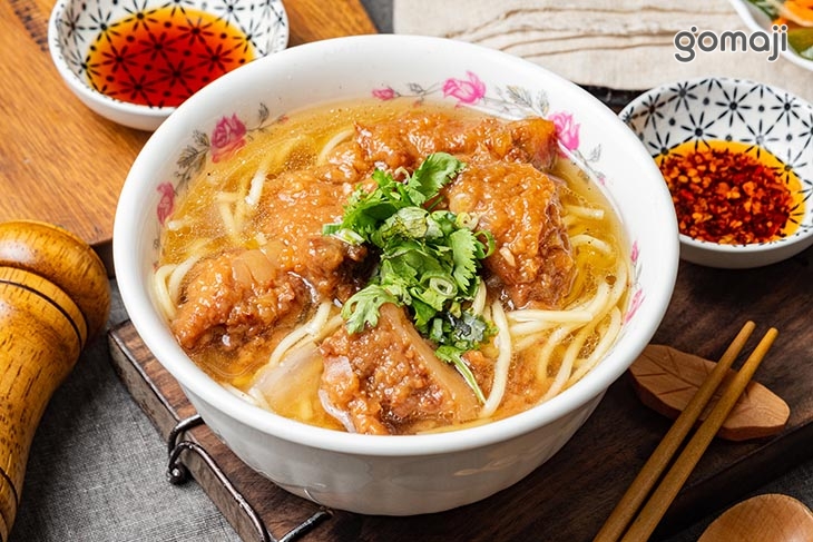 招牌排骨酥油麵