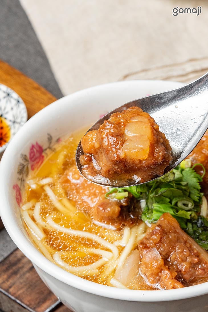 招牌排骨酥油麵