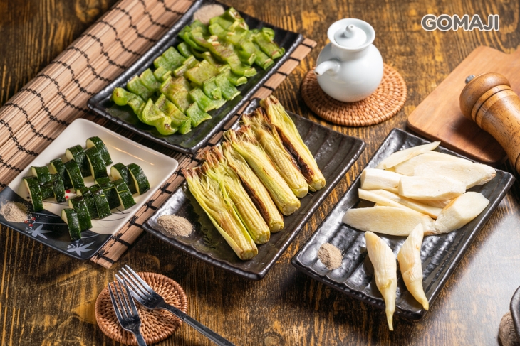炭烤青椒+炭烤節瓜+炭烤茭白筍+炭烤包葉玉米筍