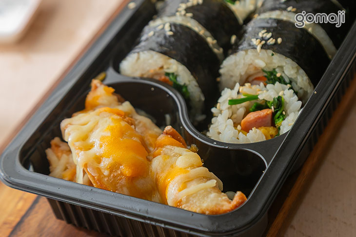 炸餃子拌飯