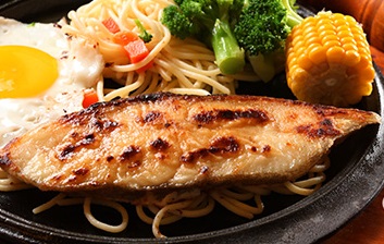 只要99元起,即可享有【紫牛牛排馆】a.超值牛排套餐一份 / b.