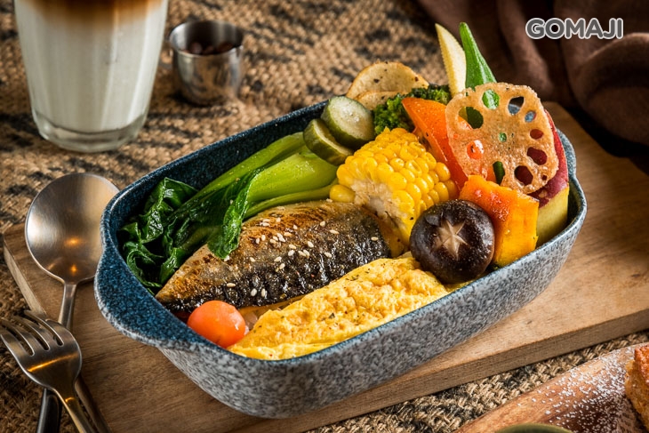 鹽烤鯖魚野餐盒飯