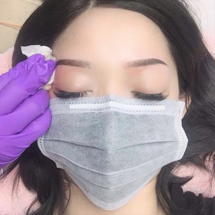 粉霧眉+飄眉