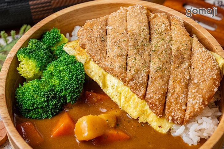 里肌豬排咖哩飯(附紅茶)