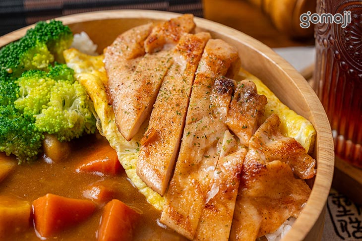 菲力嫩雞咖哩飯(附紅茶)