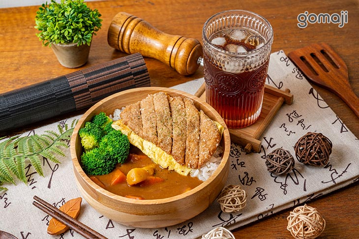 里肌豬排咖哩飯(附紅茶)