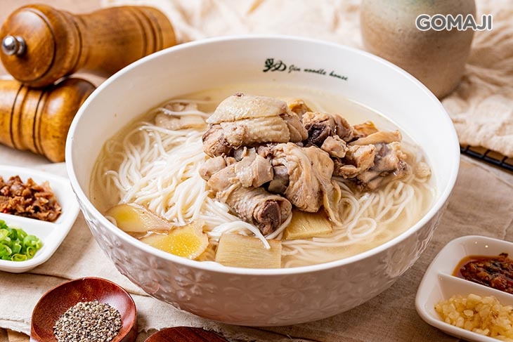 雙倍清燉雞湯麵