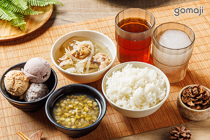 自助吧：白飯、湯品、各式飲品、冰沙、冰淇淋、綠豆湯等無限供應