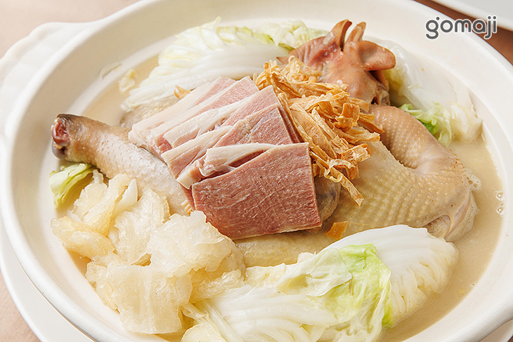 招牌火腿花膠雞湯