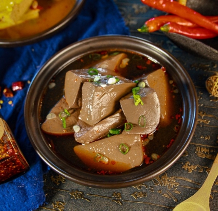 麻辣鴨血臭豆腐