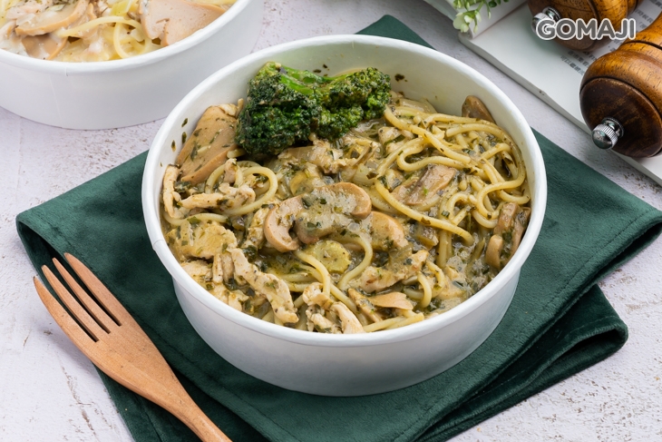 羅勒青醬蘑菇嫩雞義大利麵