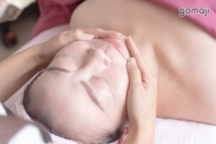 對抗地心引力臉部提拉