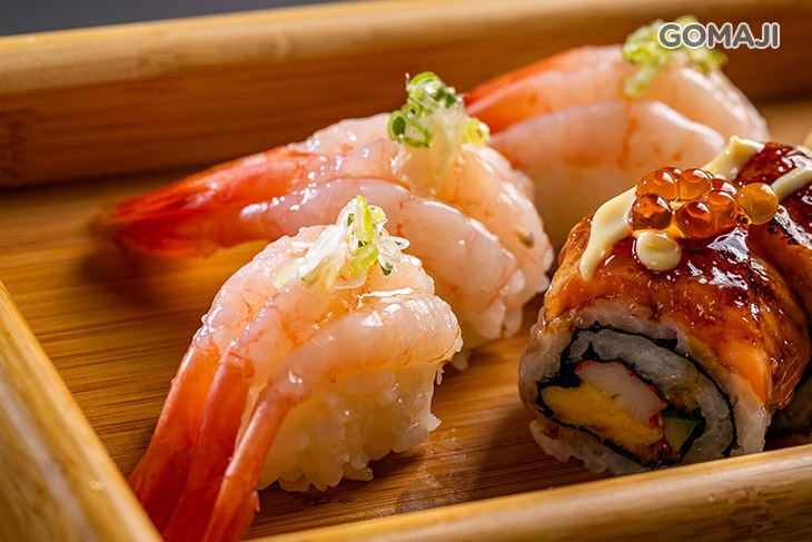 焦糖起司鮭魚捲五圈 + 佐甜蝦握壽司三貫