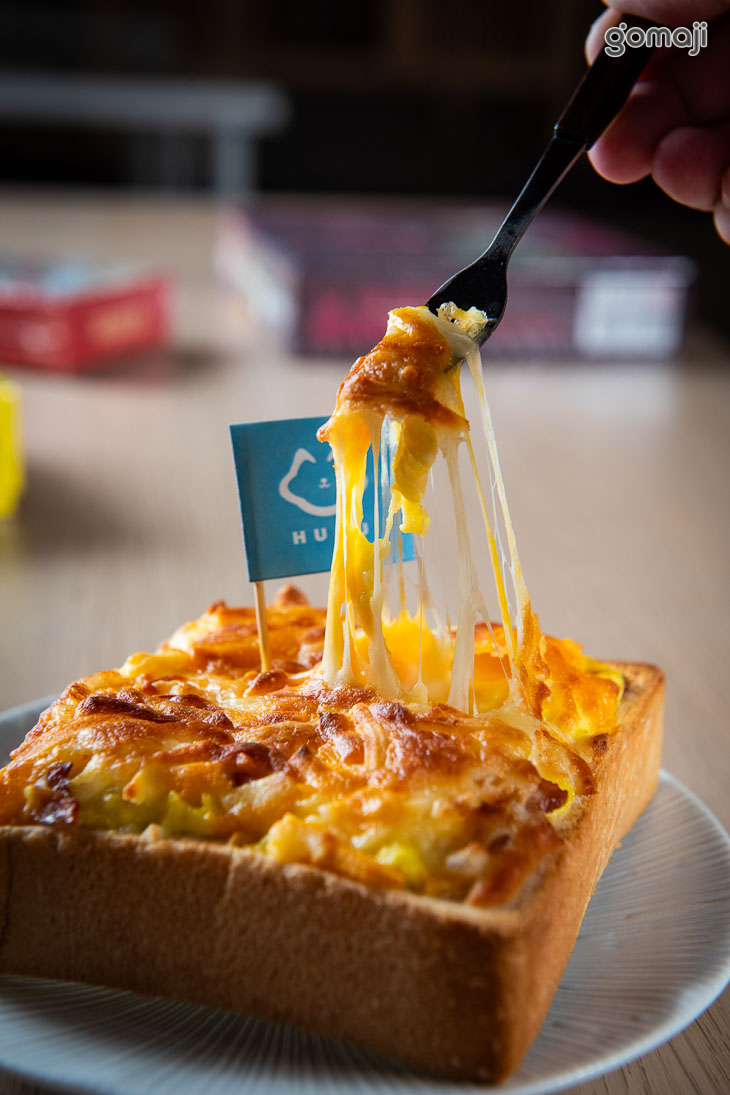  焗烤培根嫩蛋厚片