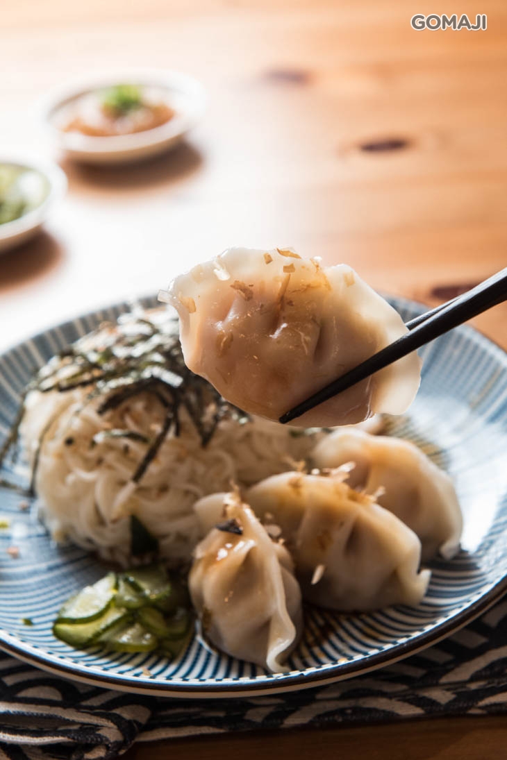招牌京都沾麵一份 + 綜合水餃四顆