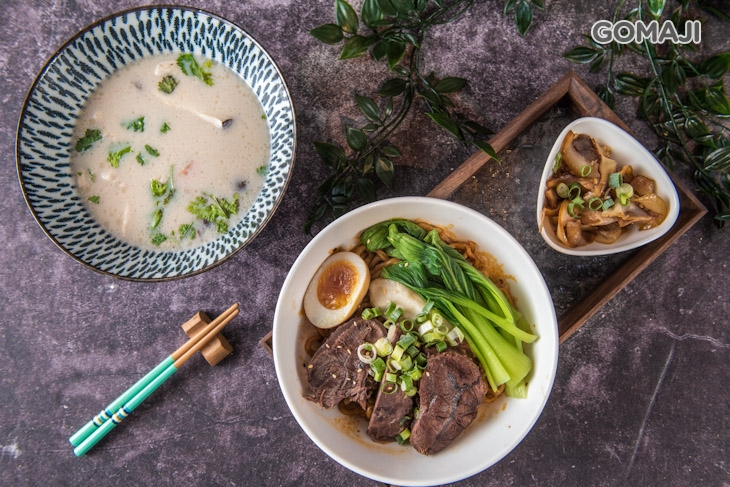 招牌天府香麻乾拌麵-豚骨白湯腐皮香菇