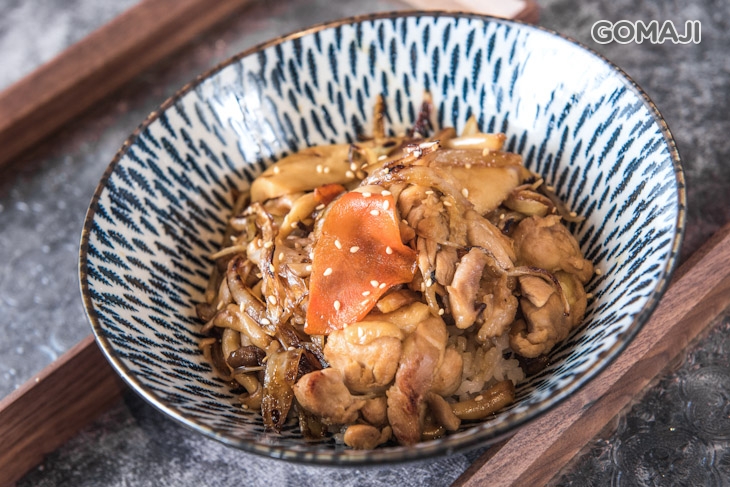  火燒肉野菇拌飯