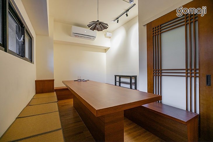 限丼居食屋NEON BAR