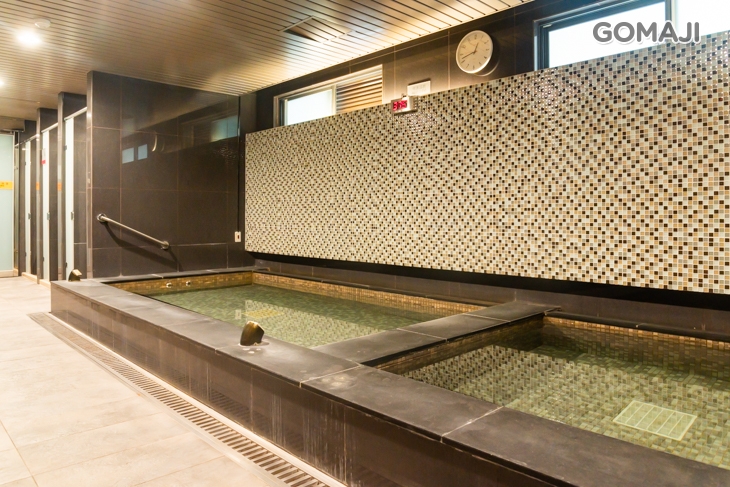  三溫暖泡湯體驗券一張