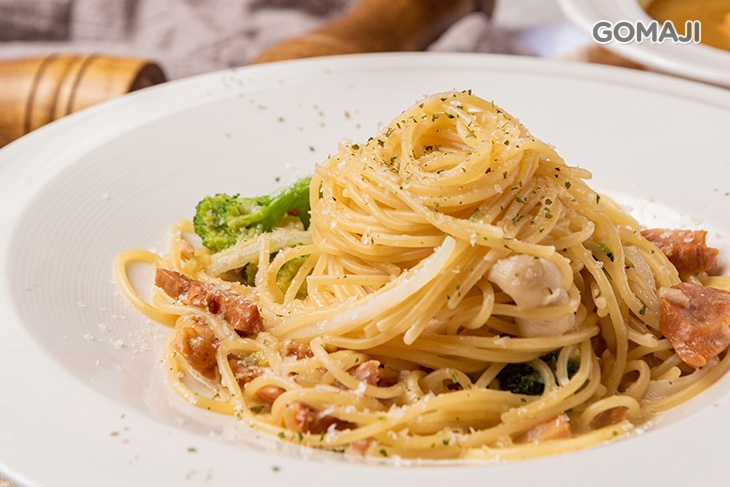 奶油燻雞義大利麵