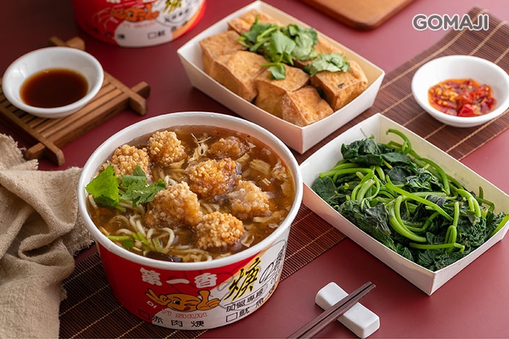 A.招牌羹套餐〈土魠魚羹/蝦仁羹/花枝羹/三寶羹/紅麴排骨羹 任選一(以上皆加油麵) + 現炸豆腐一份 + 燙青菜一份 〉