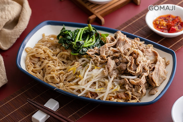 D.羊肉乾麵套餐〈羊肉乾拌油麵/羊肉乾拌意麵 二選一 + 現炸豆腐一份 + 燙青菜一份〉