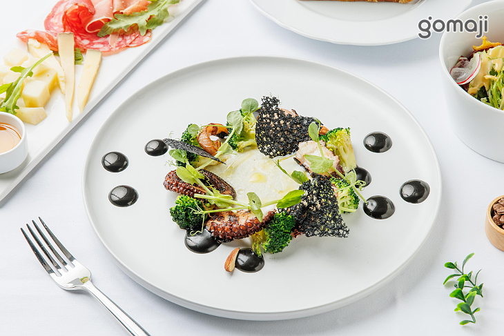 章魚瑪利 佐花椰菜馬鈴薯泥