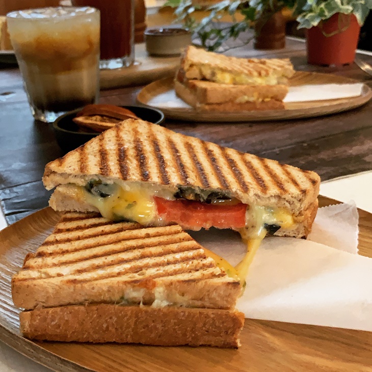 蕃茄橄欖烤起司帕尼尼