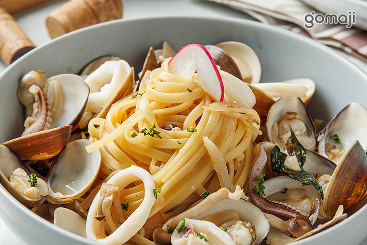 煙花女義大利麵:花枝蛤蜊鯷魚麵