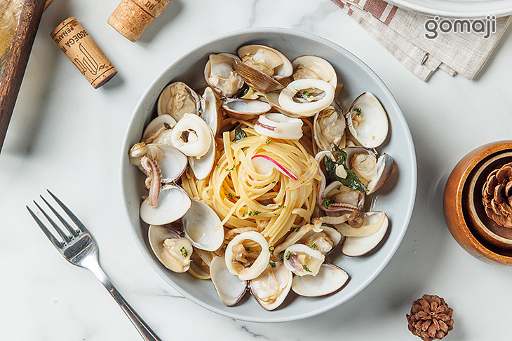 煙花女義大利麵:花枝蛤蜊鯷魚麵