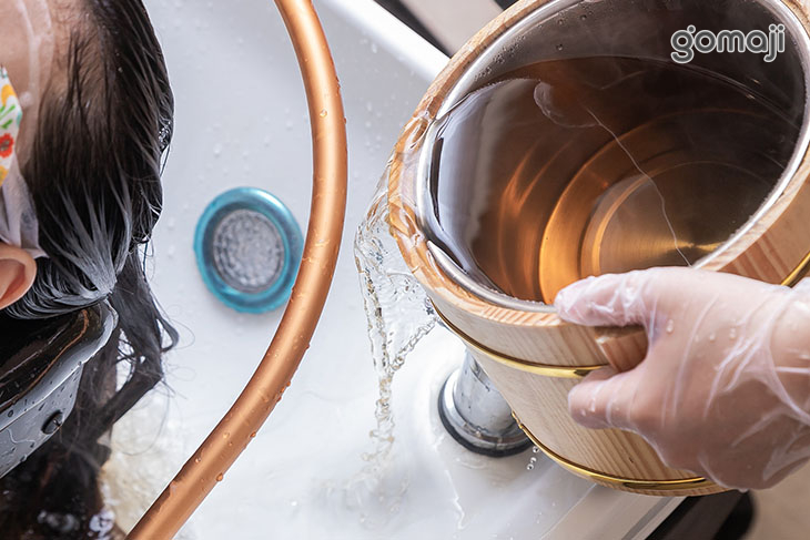 頭部中藥草水浴