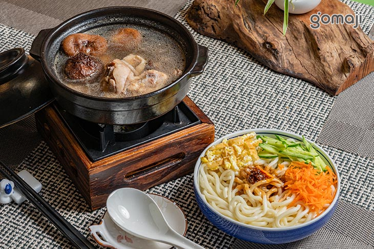 香菇雞湯+古早味乾麵