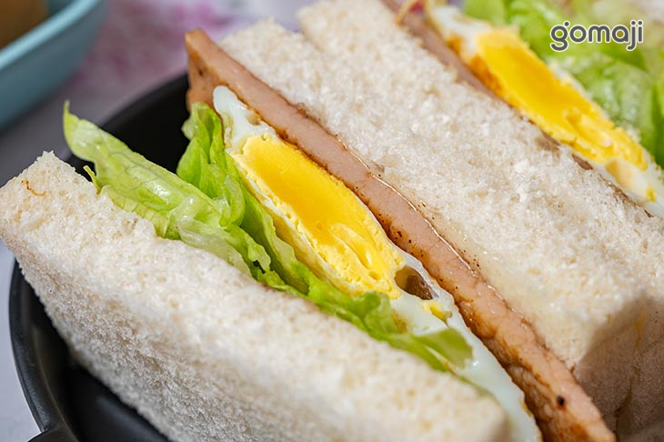 秘製肉排蛋吐司