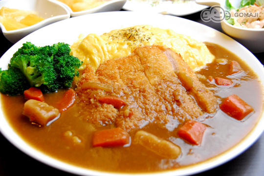 咖哩猪排蛋包饭