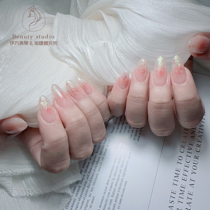 設計款手部凝膠美甲