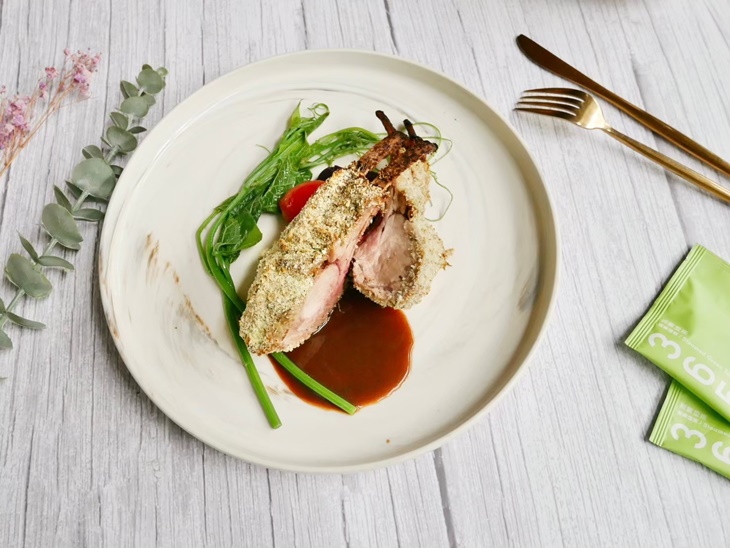 爐烤帶骨犢牛排・紅酒汁・時蔬