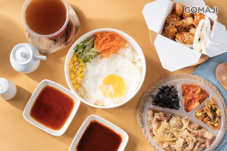 單人韓式套餐:烤豬肉拌飯+洋釀無骨炸雞(小)一份+紅茶